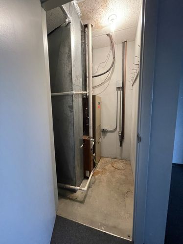 Industrial/Flex: 705 Greenway Dr, Columbus, IN 47201